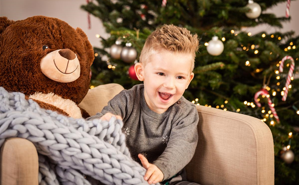 Großes Gewinnspiel - WEIHNACHTSBAUMAKTION Großes Gewinnspiel - WEIHNACHTSBAUMAKTION